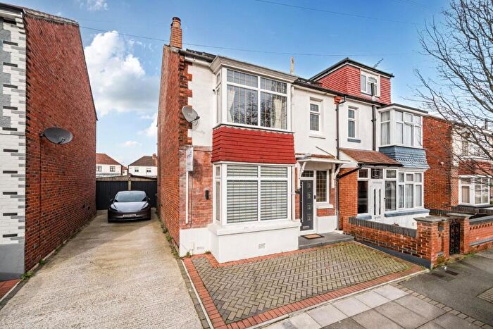 3 Bedroom Semi-Detached House For Sale In Stubbington Avenue, Portsmouth, PO2
