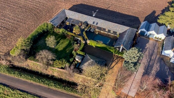 4 Bedroom Barn Conversion For Sale In Newton-in-the-isle, PE13