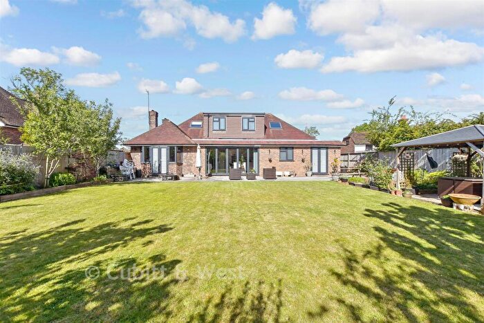 6 Bedroom Chalet For Sale In Keymer Road, Burgess Hill, West Sussex, RH15