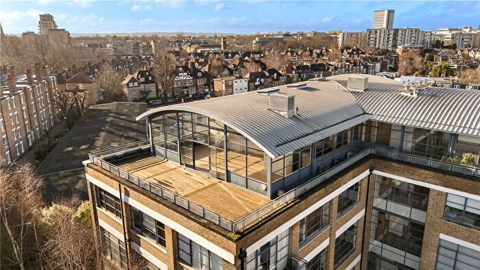 3 Bedroom Flat For Sale In Chiswick Green Studios, Evershed Walk, London, W4