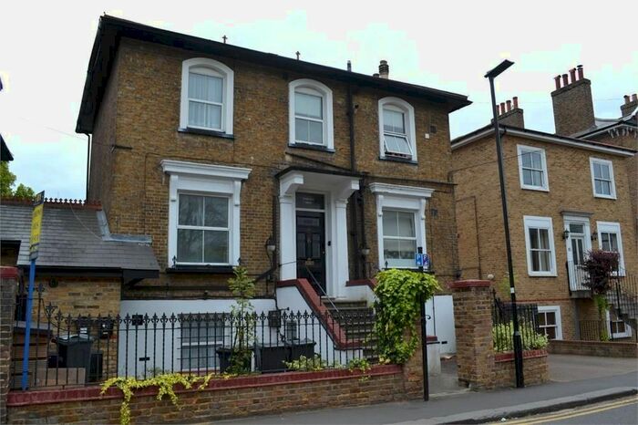 Studio To Rent In Woodlands Road, Isleworth, TW7