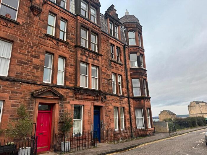 3 Bedroom Flat To Rent In , Straiton Place, Edinburgh, EH15