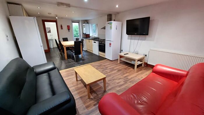 6 Bedroom Terraced House To Rent In Heeley Road, Birmingham, B29
