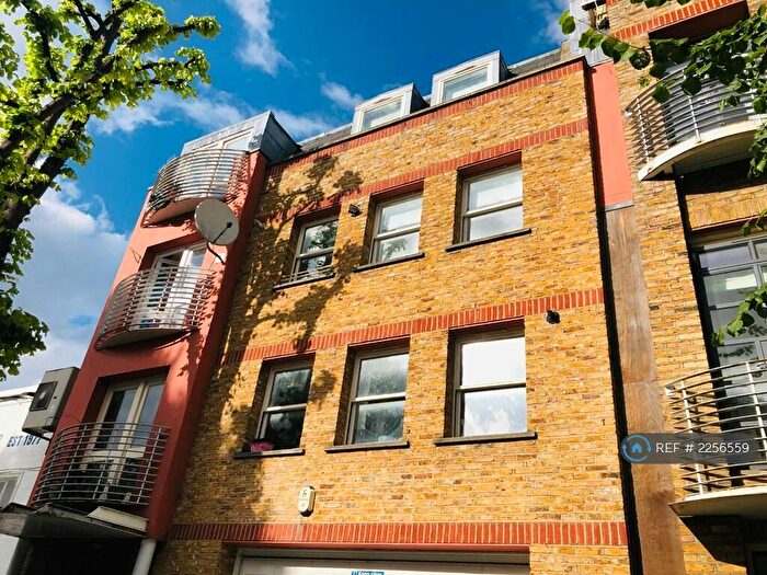 2 Bedroom Flat To Rent In Grafton Road, London, NW5