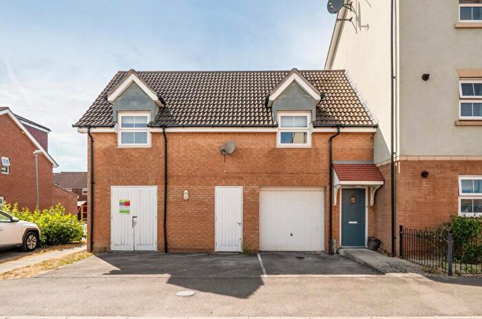 2 Bedroom Maisonette For Sale In Barfoot Road, Hedge End, Southampton, Hampshire, SO30