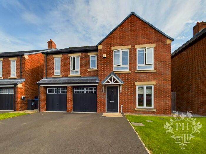 5 Bedroom Detached House To Rent In Church Drive, Middlesbrough, TS5