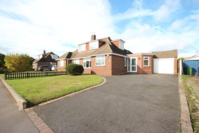 3 Bedroom Semi-Detached Bungalow For Sale In Roseleigh Avenue, Allington, Maidstone, ME16