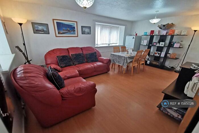 2 Bedroom Flat To Rent In Witton Court, Newcastle Upon Tyne, NE3