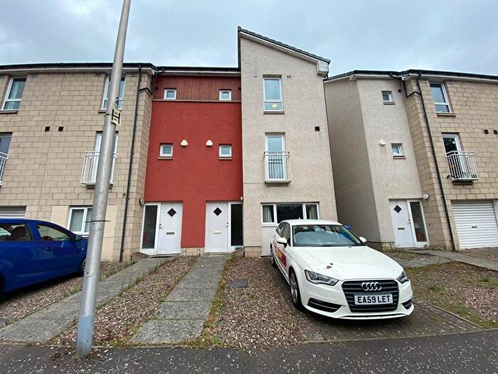 5 Bedroom Town House To Rent In Milnbank Gardens, Dundee, DD1