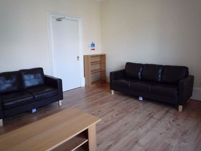 3 Bedroom Flat To Rent In Perth Road, West End, Dundee, DD1