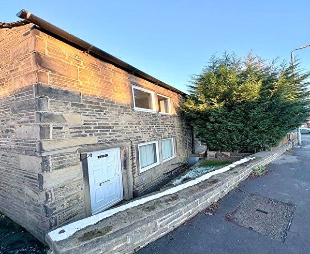 1 Bedroom End Of Terrace House To Rent In Halifax Road, Brighouse, West Yorkshire, HD6