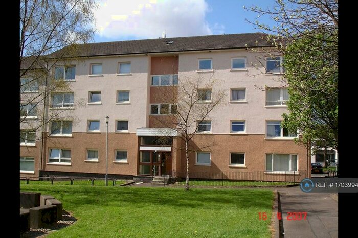 3 Bedroom Flat To Rent In **Hmo Licensed** Kennedy Path, Glasgow, G4