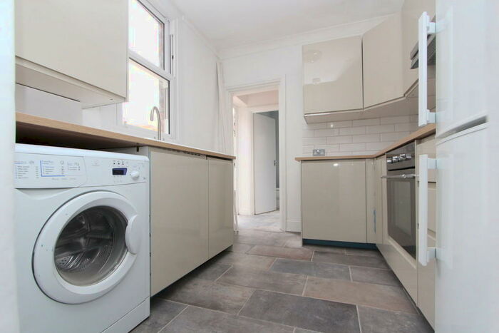 1 Bedroom Flat To Rent In Sydney Road, Muswell Hill, N10