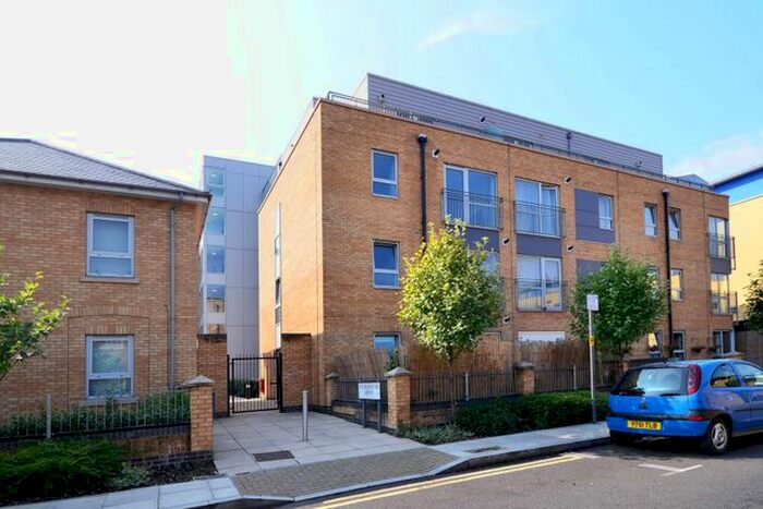 2 Bedroom Flat To Rent In Taylor House, Canary Wharf, London, E14