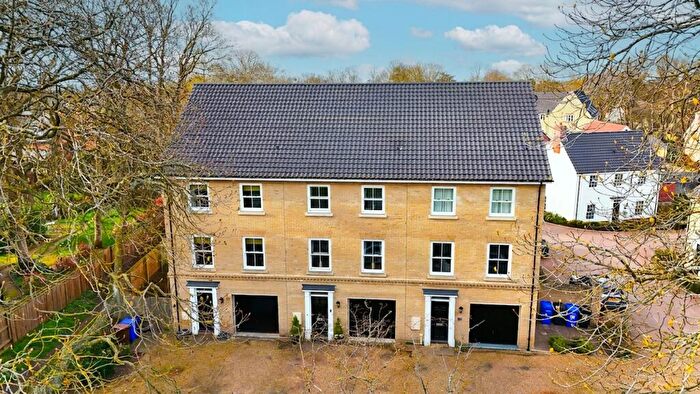 3 Bedroom Town House For Sale In Jersey Meadow, Kentford, CB8