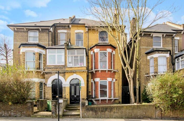 2 Bedroom Flat To Rent In Brecknock Road, Camden, London, N19