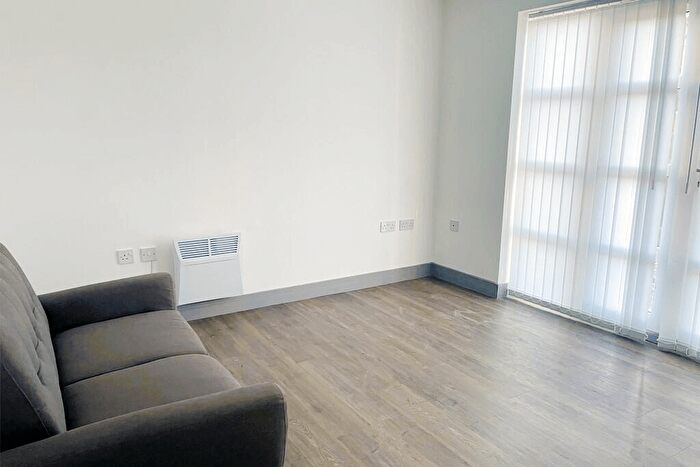 2 Bedroom Apartment To Rent In Egan Court, CH41