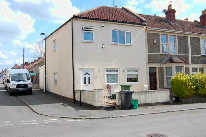 2 Bedroom Flat To Rent In Albert Road, Hanham, Bristol, BS15