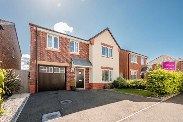 4 Bedroom Detached House For Sale In High Grove Park, Burscough, L40