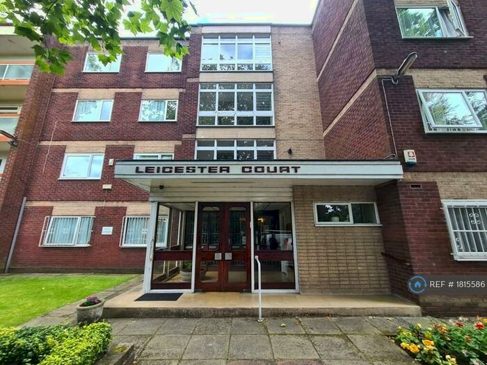 3 Bedroom Flat To Rent In Leicester Court, Salford, M7