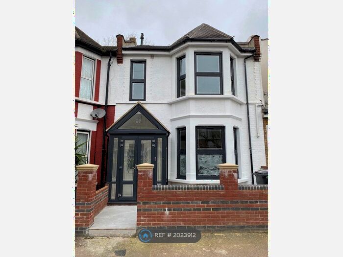 4 Bedroom Semi-Detached House To Rent In Matlock Road, London, E10