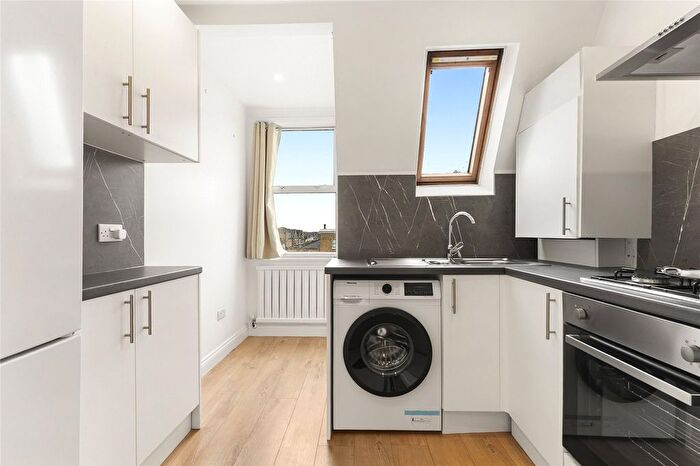 1 Bedroom Flat To Rent In Tooting High Street, London, SW17