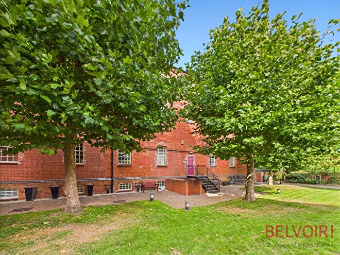 2 Bedroom Flat For Sale In Castle Brewery, Newark, NG24