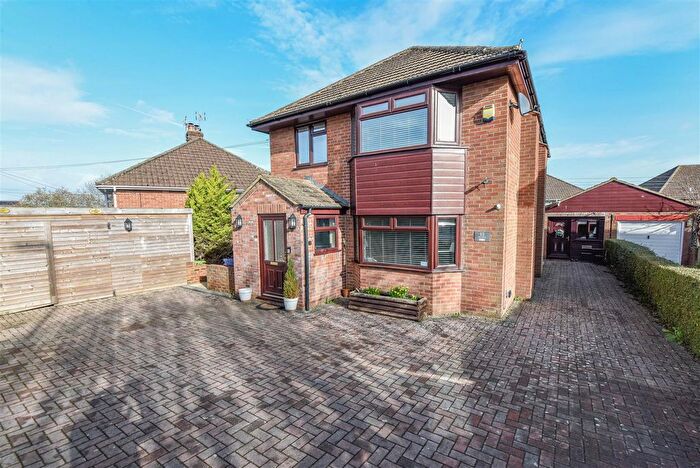 5 Bedroom Detached House For Sale In Elm Grove, Cam, GL11