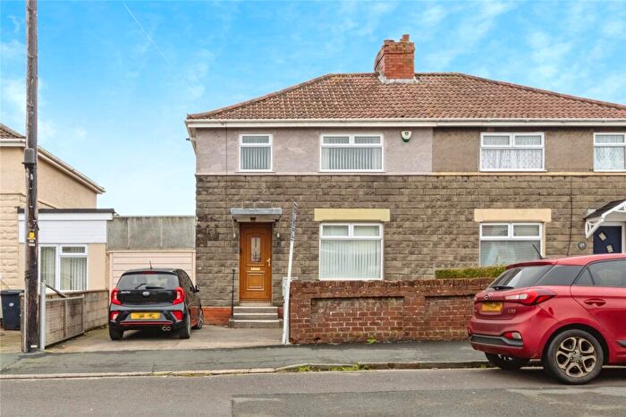 3 Bedroom Semi-Detached House For Sale In Lewis Road, Bristol, BS13