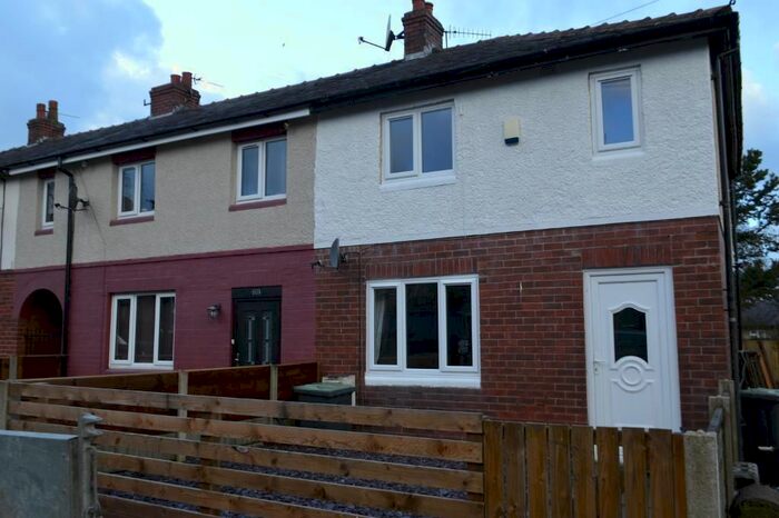 3 Bedroom End Of Terrace House To Rent In Gladstone Street, Glossop, Derbyshire, SK13