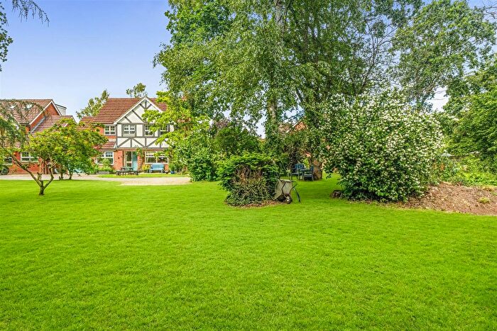 4 Bedroom Detached House For Sale In Barker Close, Arborfield, Berkshire, RG2