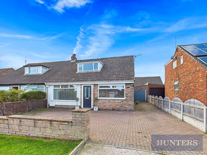 4 Bedroom Semi-Detached Bungalow For Sale In Crab Lane, Scarborough, YO12