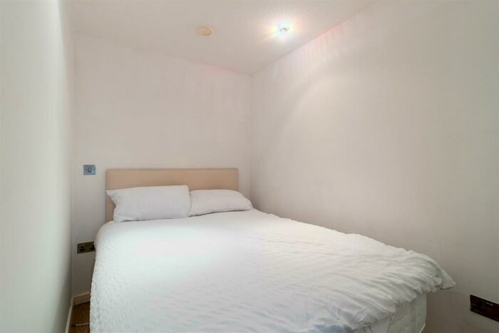 1 Bedroom Flat To Rent In West Point - Wellington St, City Centre, Leeds, LS1