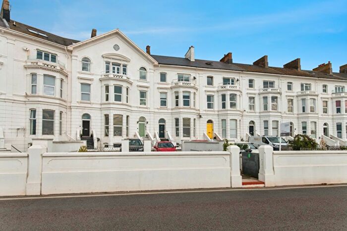3 Bedroom Flat For Sale In Morton Crescent, Exmouth, Devon, EX8