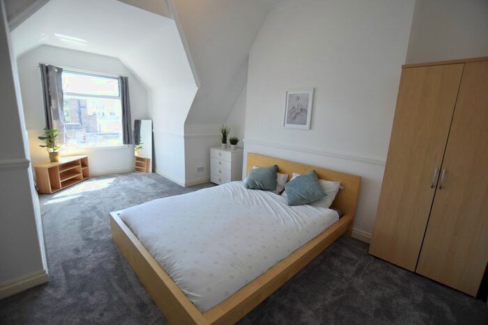 2 Bedroom Flat To Rent In Dalkeith Steps, Bournemouth, BH1