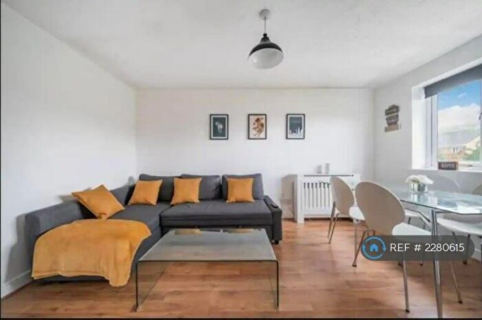 1 Bedroom Flat To Rent In Somerton Road, London, NW2