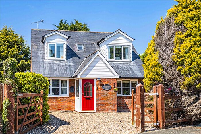 3 Bedroom Detached House For Sale In Taskers Row Bungalows, Edlesborough, Buckinghamshire, LU6