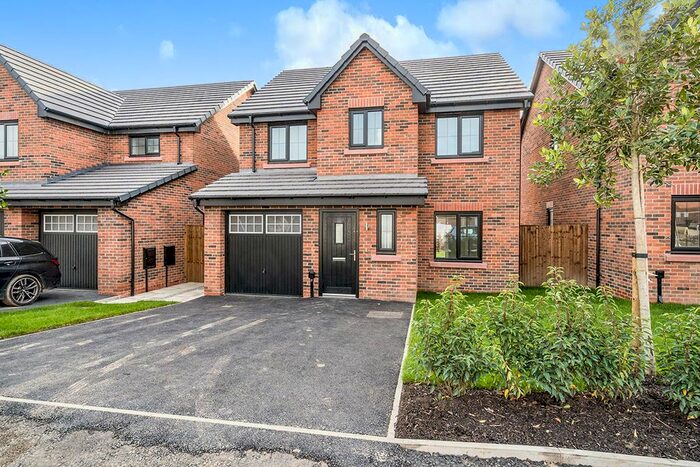 4 Bedroom Detached House To Rent In Terracotta Gardens, Hilton Lane, Worsley, Manchester, Greater Manchester, M28