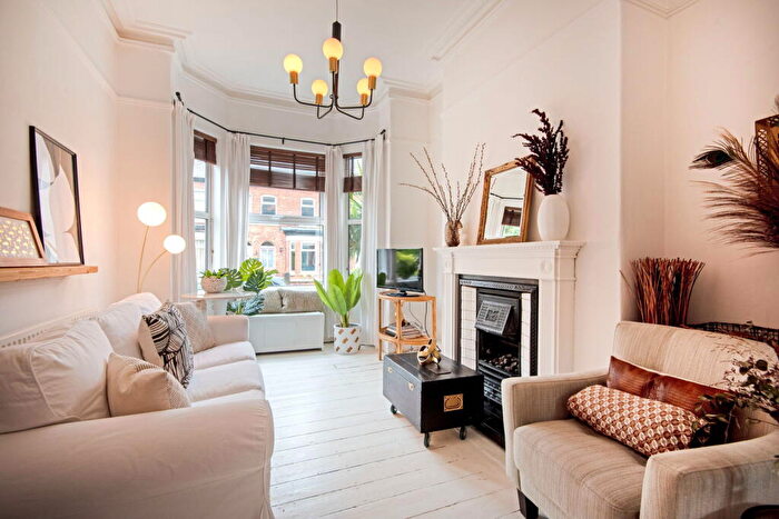 3 Bedroom Terraced House For Sale In Victoria Drive, Sale, M33