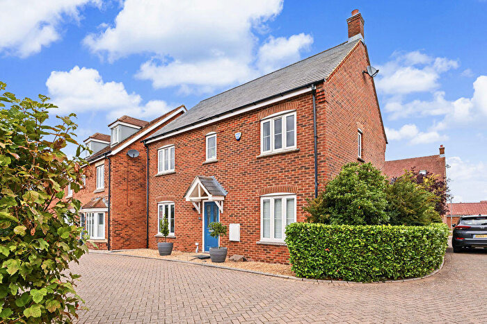 4 Bedroom Detached House For Sale In Lancaster Way, Pitstone, LU7