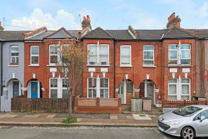 1 Bedroom Flat To Rent In Khartoum Road, London, SW17