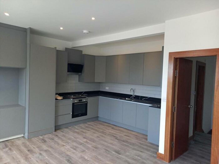 2 Bedroom Maisonette To Rent In West Hendon Broadway, London, NW9