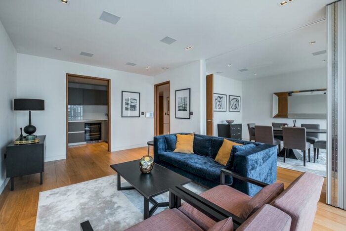 3 Bedroom Flat To Rent In Wood Street London, EC2Y