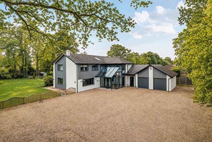 5 Bedroom Detached House For Sale In Albany Road, Fleet, GU51