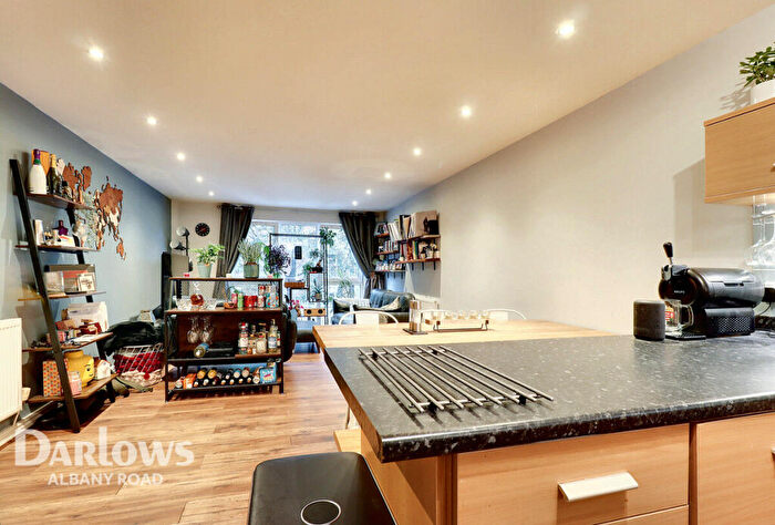 2 Bedroom Apartment For Sale In Lock Keepers Court, Cardiff, CF10