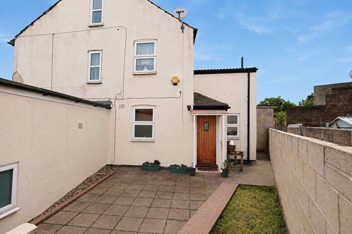 2 Bedroom Maisonette For Sale In Canterbury Street, Gillingham, ME7