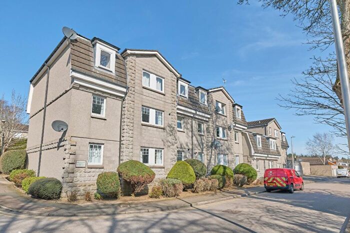 2 Bedroom Flat To Rent In South Avenue, Cults, Aberdeen, AB15