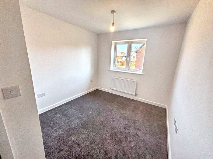 3 Bedroom Semi Detached House To Rent In Spindle Way, Gloucester, GL2
