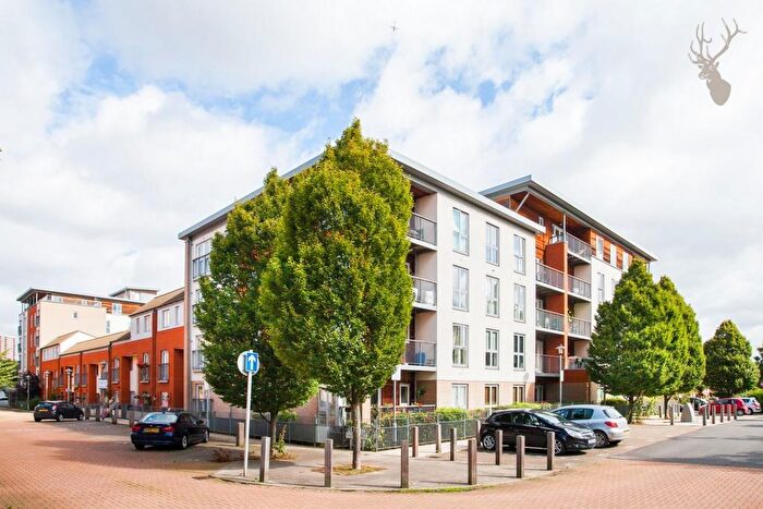 2 Bedroom Apartment To Rent In Matilda Gardens, Bow, E3