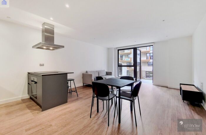 1 Bedroom Flat To Rent In Vanguard Way, London, E17